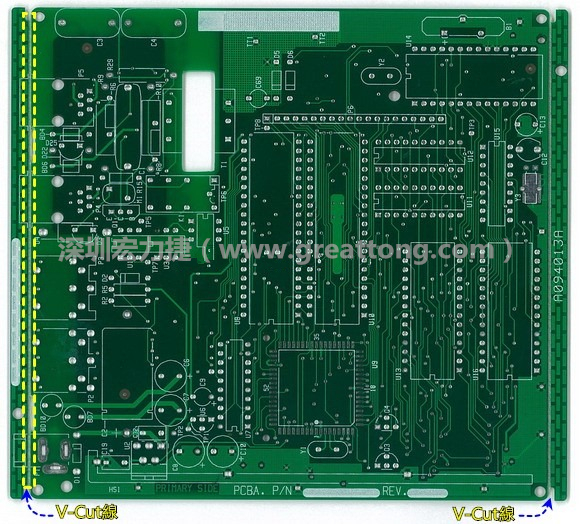 所謂【V-cut】是印刷電路板(PCB)廠商依據(jù)客戶的圖紙要求，事先在PCB的特定位置用轉(zhuǎn)盤刀具切割好的一條條分割線，其目的是為了方便后續(xù)SMT電路板組裝完成后的「分板(De-panel)」之用，因為其切割后的外型看起來就像個英文的【V】字型，因此得名。