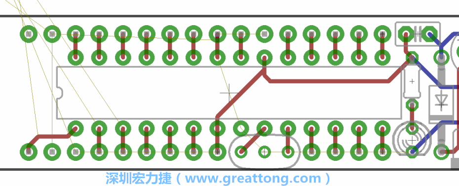 諧振器應(yīng)擺放在ATmega微控制器的針腳8、9和10旁邊，在共鳴器和微控制器中間的高頻信號(hào)線應(yīng)該要愈短愈好，此外，其它的信號(hào)線應(yīng)該要遠(yuǎn)離這個(gè)區(qū)域且配置在諧振器的下方，這樣做是為了防止不必要的無(wú)線電波干擾。