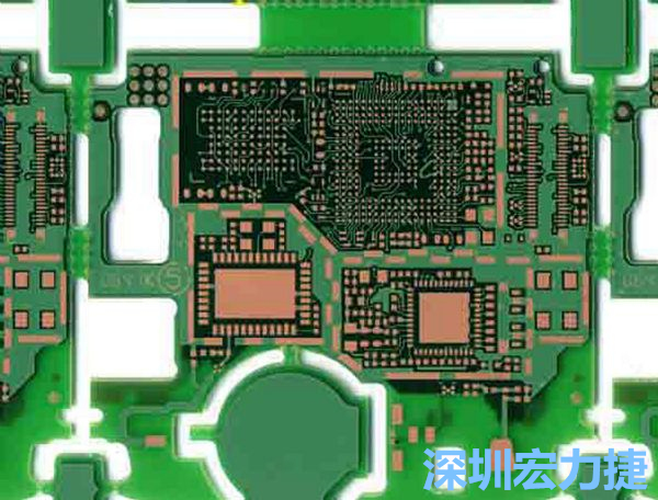 在產(chǎn)品極度要求小型化設(shè)計(jì)時(shí)，可利用HDI板材壓縮主板面積，同時(shí)具減輕重量?jī)?yōu)點(diǎn)。