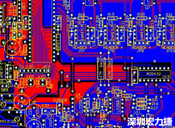 一般產(chǎn)品的PCB設(shè)計(jì)，多數(shù)先決定元件布局，再進(jìn)行線路連接，于元件位置就先改善干擾問題，再從線路細(xì)節(jié)著手改善產(chǎn)品。