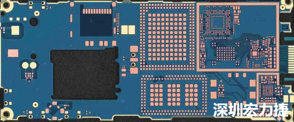 手機(jī)可用的PCB空間相當(dāng)小，而1片式的設(shè)計(jì)是節(jié)省成本的作法，如何做到區(qū)隔不同子系統(tǒng)、降低雜訊干擾，是設(shè)計(jì)關(guān)鍵。