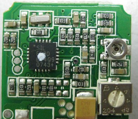 PCBA加工IC元件主要分為DIP及SMD兩大類，DIP 插件的IC，SMD (Surface Mount Device) 表面貼裝元件。