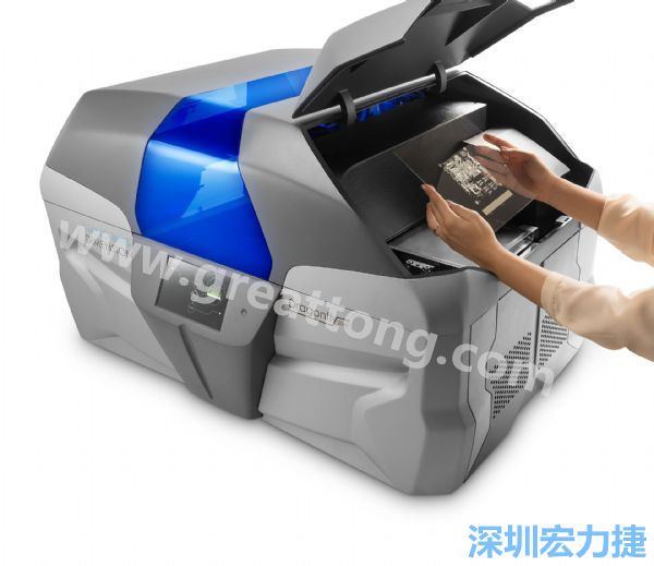 利用3D列印機器可制造多層板。