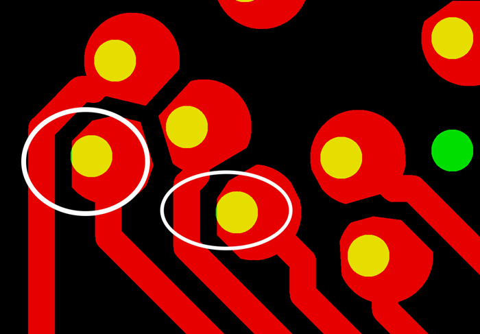 PCB生產(chǎn)會產(chǎn)生同一方向性的小小量偏移，焊盤被削的方向無規(guī)則，最惡劣的情況還會出現(xiàn)個別孔破焊環(huán)
